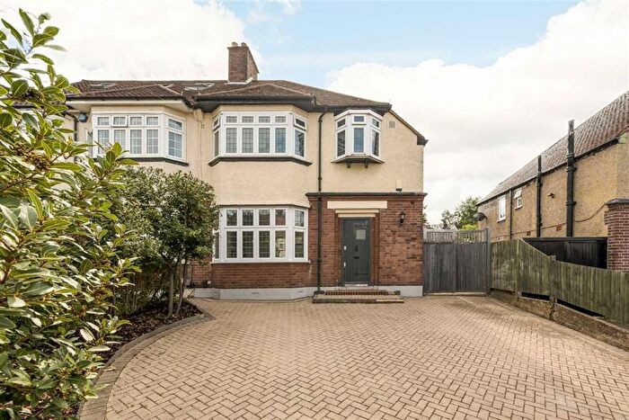 3 Bedroom Property To Rent In Kingshurst Road, London, SE12