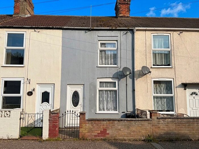3 Bedroom Terraced House For Sale In Pier Road, Gorleston, Great Yarmouth, NR31