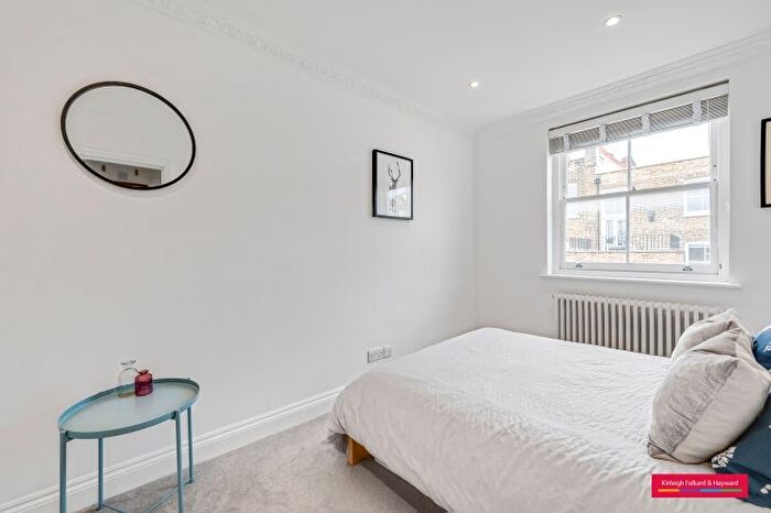 2 Bedroom Flat To Rent In Campden Grove, London, W8