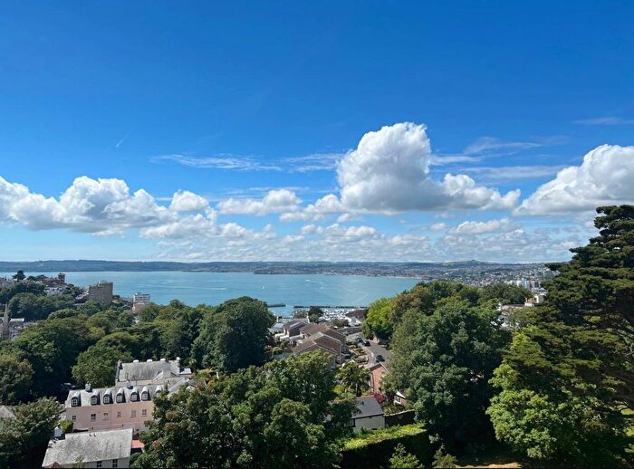 3 Bedroom Flat For Sale In Warberries, Torquay, TQ1