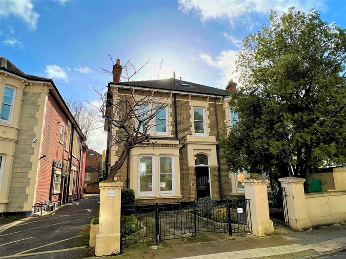 2 Bedroom Flat To Rent In Merton Road, Southsea, PO5