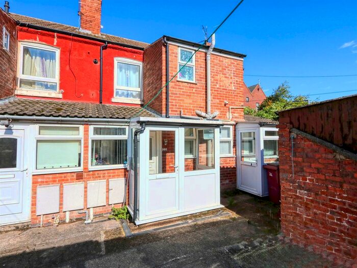 2 Bedroom End Of Terrace House To Rent In King Street, Clay Cross, Chesterfield, Derbyshire, S45