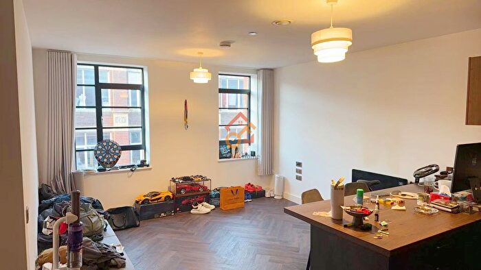 2 Bedroom Flat To Rent In Heaton House Lofts, Camden Street, Birmingham, B1