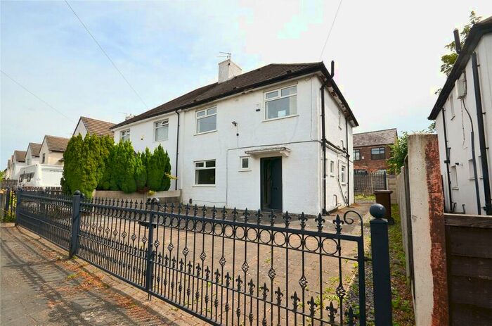 4 Bedroom Semi-Detached House To Rent In Parrs Wood Road, Didsbury, Manchester, M20