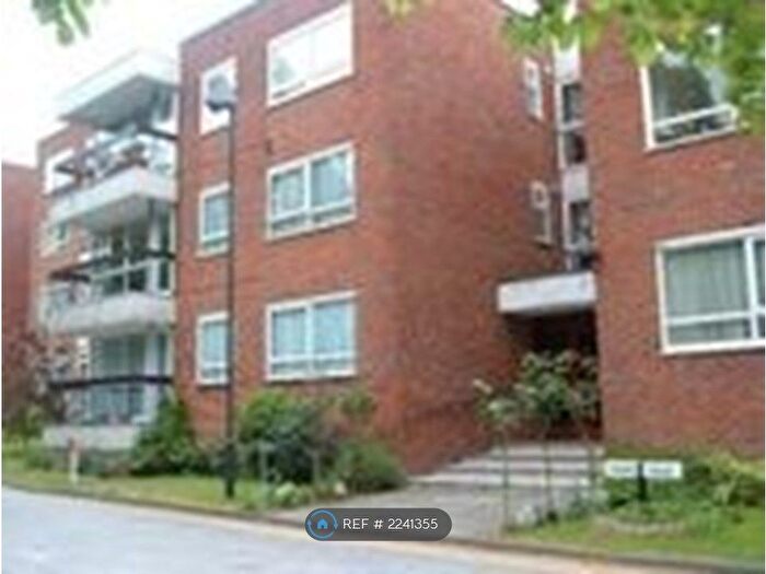 2 Bedroom Flat To Rent In Greenacres, Finchley, N3