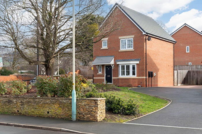 3 Bedroom Detached House For Sale In Bouncers Lane, Cheltenham, GL52