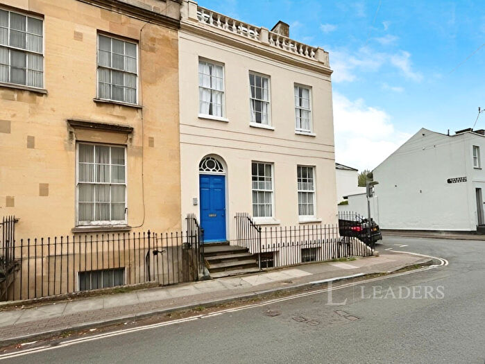 1 Bedroom Flat To Rent In Albert Place, GL52