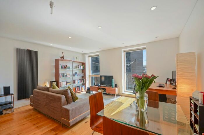 1 Bedroom Flat To Rent In Bermondsey Square, London, SE1