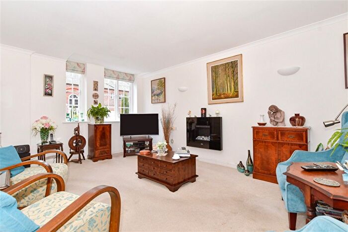 3 Bedroom Flat For Sale In Barham Mews, Teston, Maidstone, Kent, ME18