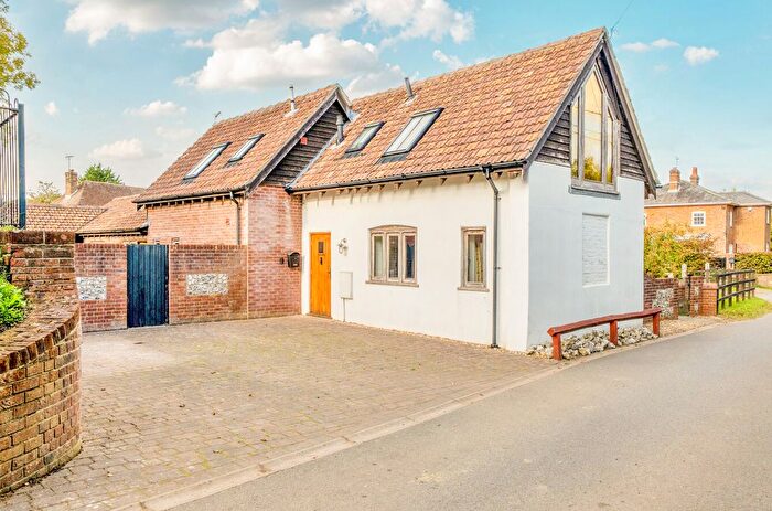 3 Bedroom Barn Conversion For Sale In Newton Lane, Whiteparish, Salisbury, Wiltshire, SP5