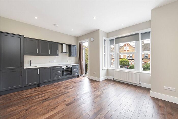 2 Bedroom Flat To Rent In Trinity Road, London, SW17