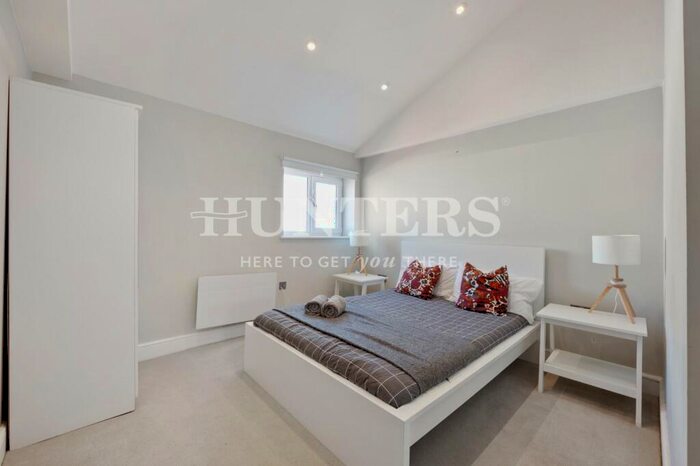 2 Bedroom Apartment For Sale In Waterloo Road, London, NW2