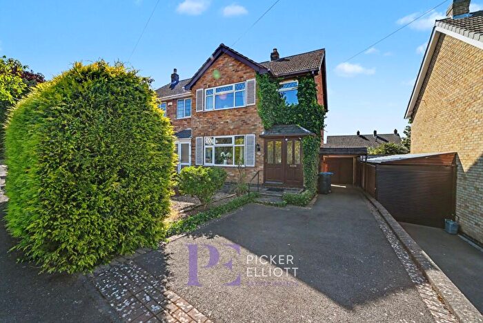 3 Bedroom Semi Detached House For Sale In Roseway, Stoke Golding, CV13