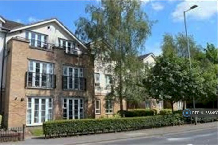 2 Bedroom Flat To Rent In Island Court, Bishop's Stortford, CM23
