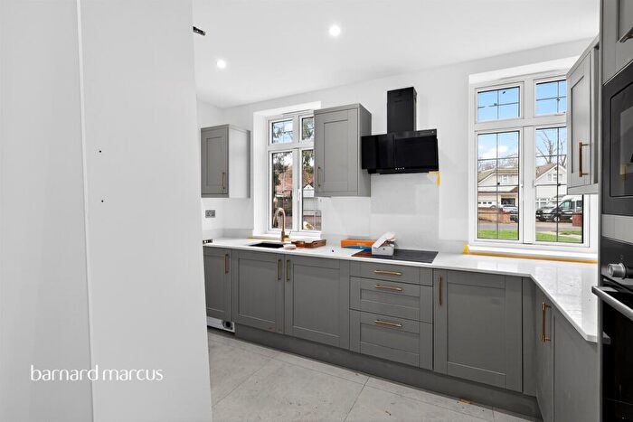 3 Bedroom Semi Detached House For Sale In Kingswood Way, South Croydon, CR2