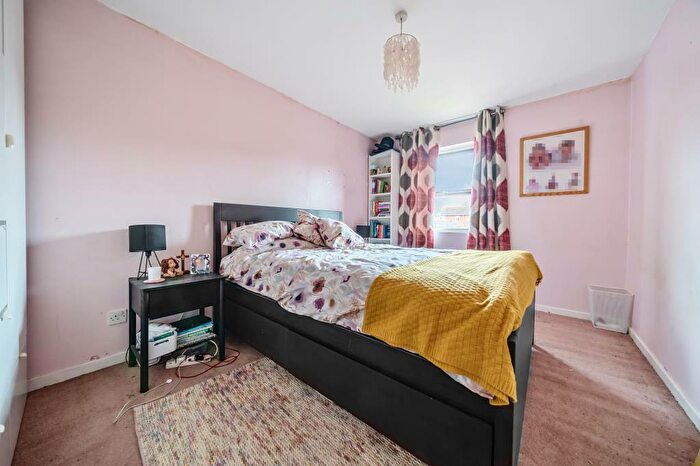 3 Bedroom End Of Terrace House For Sale In Lower Earley, Berkshire, RG6