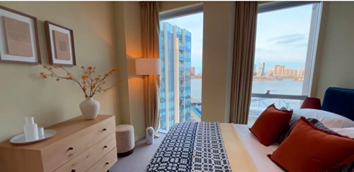 3 Bedroom Flat For Sale In Peninsula Square, London, SE10