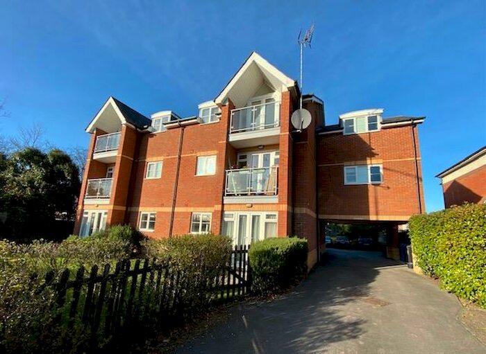 2 Bedroom Apartment To Rent In Ashgrove Court, Bath Road, Maidenhead, SL6