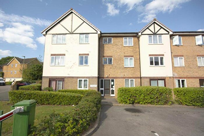 Studio To Rent In Eagle Drive, London, NW9