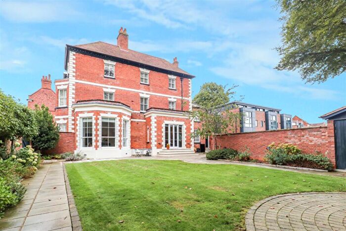 4 Bedroom Semi-Detached House For Sale In Bridge Street, Kenilworth, CV8