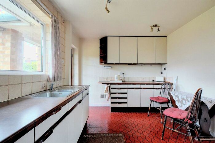 2 Bedroom Bungalow For Sale In Birdsall Avenue, Wollaton Village, Nottingham, NG8