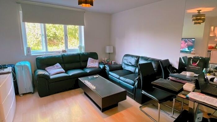 2 Bedroom Flat To Rent In Brindley Close, Wembley, HA0