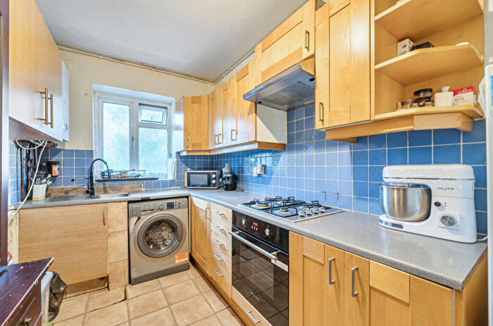 2 Bedroom Apartment For Sale In Monarch Parade, London Road, Mitcham, CR4