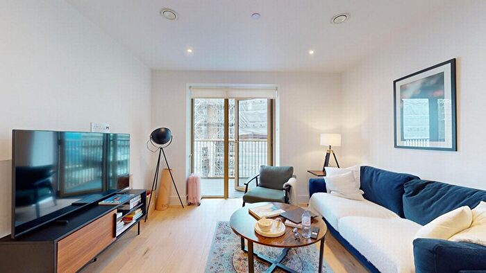 1 Bedroom Flat For Sale In Hive House, Verdo, Kew Bridge, Brentford, TW8