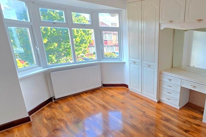 3 Bedroom Semi-Detached House To Rent In Wadham Gardens, Greenford, UB6