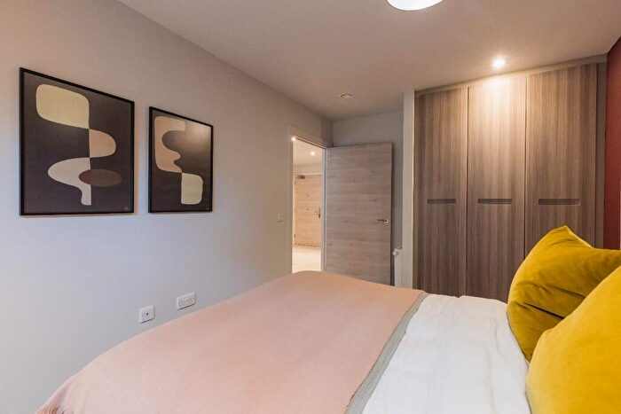 1 Bedroom Apartment To Rent In Melvin Walk, Edinburgh, EH3