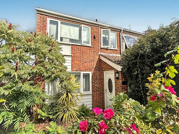 3 Bedroom End Terrace House For Sale In Oaklands, Ashford, TN23