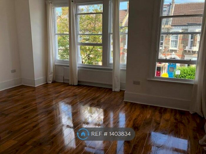 6 Bedroom Semi-Detached House To Rent In Grosvenor Terrace, Camberwell, Elephant &amp; Castle, Brixton, Peckham, SE5