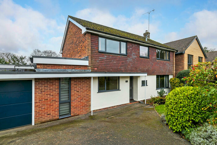 4 Bedroom Detached House To Rent In Abbey Hill Road, Winchester, SO23