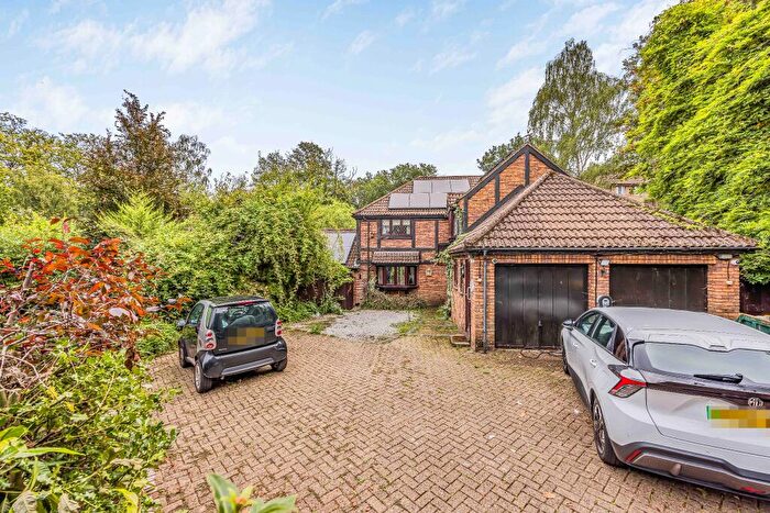 10 Bedroom Detached House For Sale In West End, Southampton, SO18