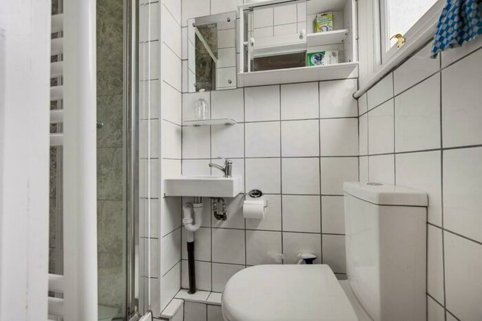 5 Bedroom End Of Terrace House For Sale In St. Andrew's Grove, London, N16