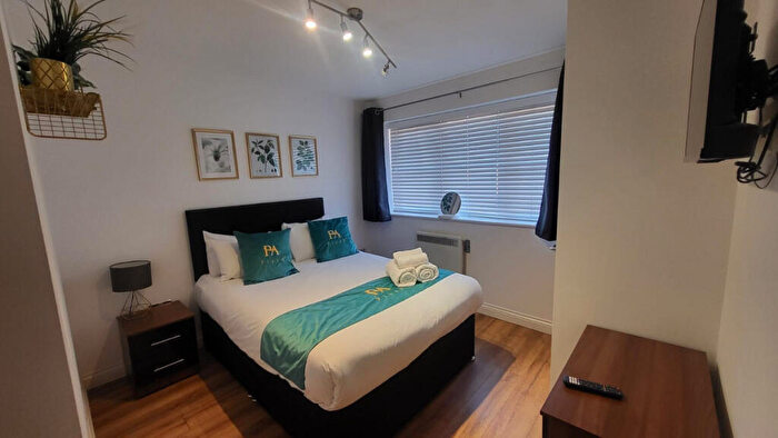 2 Bedroom Apartment To Rent In Ickneild Street, Birmingham, B18