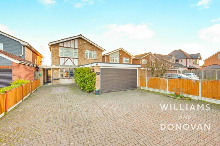 4 Bedroom Detached House For Sale In London Road, Benfleet, SS7