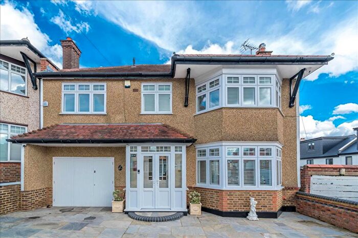 5 Bedroom Detached House To Rent In St Andrews Close, London, NW2