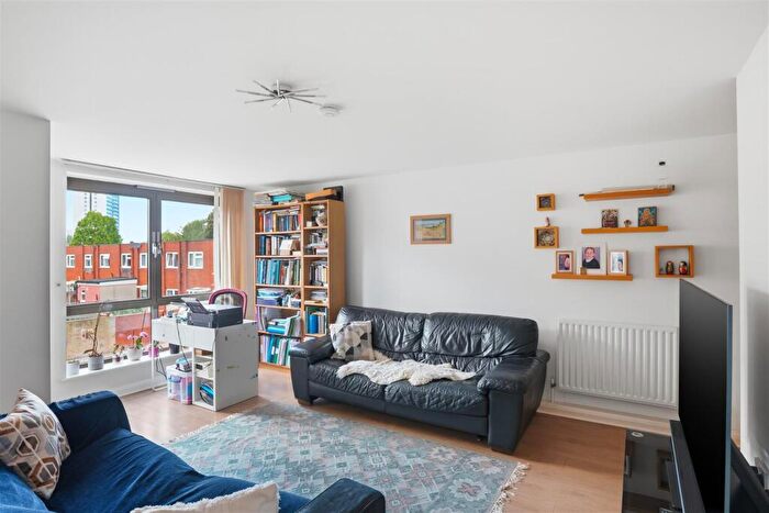 2 Bedroom Apartment For Sale In Ariel Apartments, Canning Town, E16