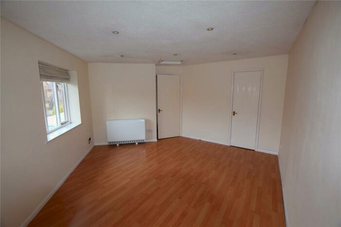 2 Bedroom Terraced House To Rent In Acorn Close, Bicester, Oxfordshire, OX26