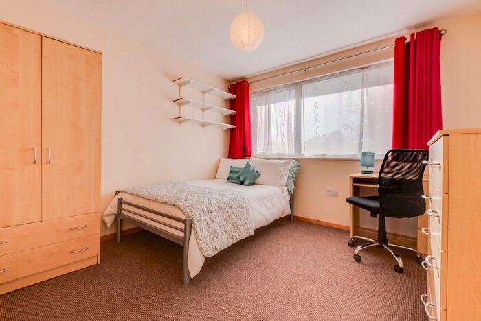 6 Bedroom Property To Rent In Somner Close, Canterbury, CT2