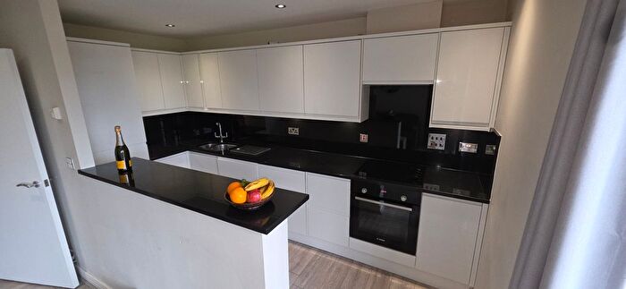 3 Bedroom Flat To Rent In Erebus Drive, Woolwich, SE28