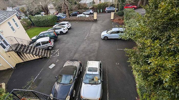 1 Bedroom Flat To Rent In Thurlow Road, Torquay, TQ1