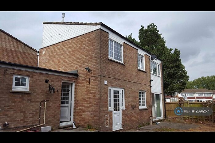 3 Bedroom Detached House To Rent In Thatchers Croft, Hemel Hempstead, HP2