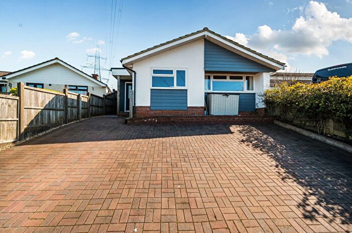 3 Bedroom Bungalow For Sale In Viking Way, Waterlooville, Hampshire, PO8