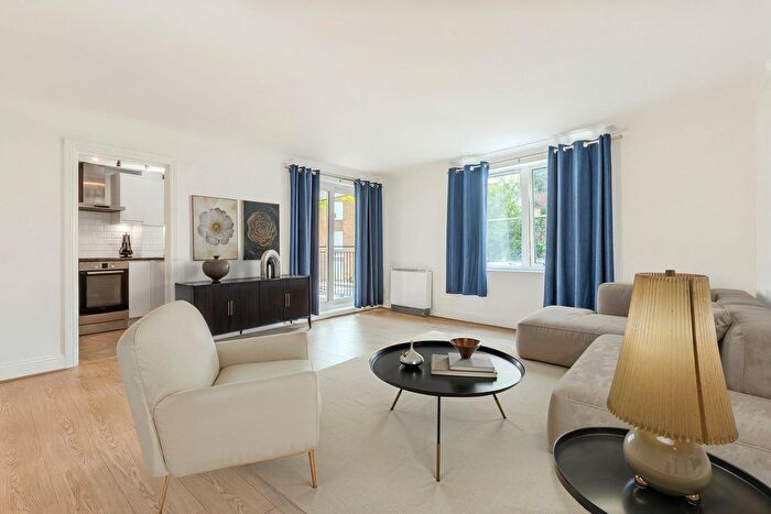 2 Bedroom Flat For Sale In Long Lane, London, SE1
