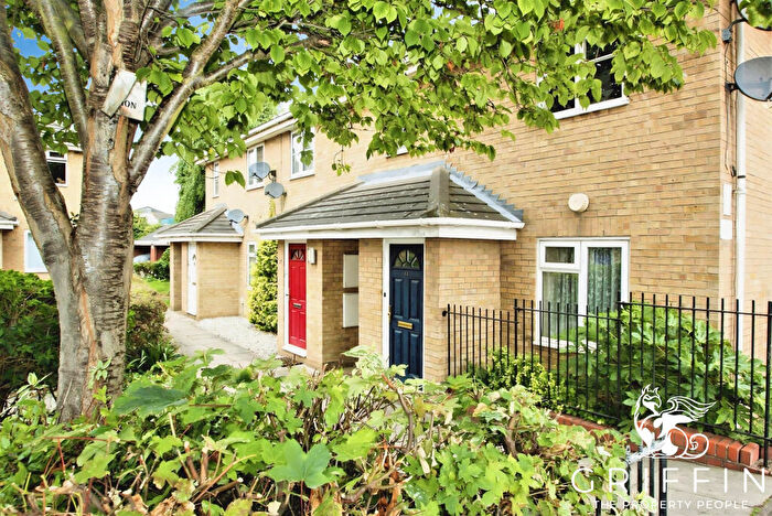 1 Bedroom Flat To Rent In Crescent Avenue, Grays, RM17