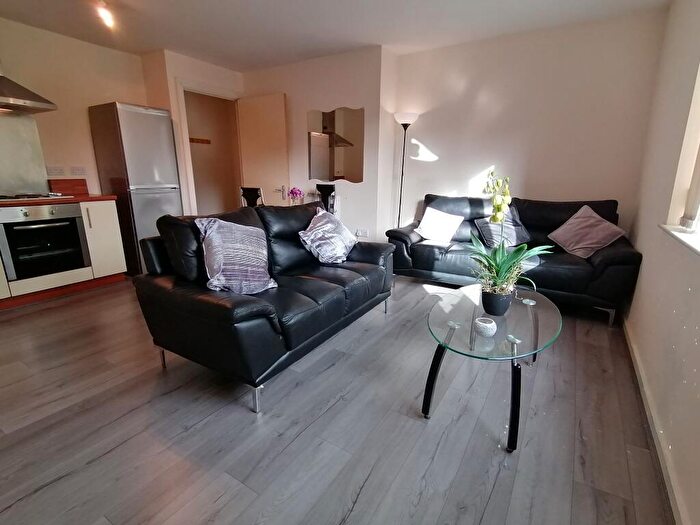 2 Bedroom Apartment To Rent In City Point, Chapel Street, Salford, M3
