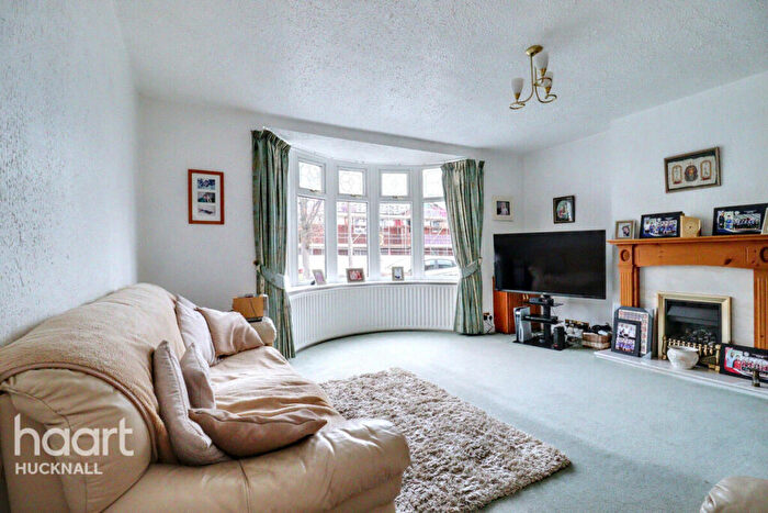 3 Bedroom Semi-Detached House For Sale In Piccadilly, Nottingham, NG6