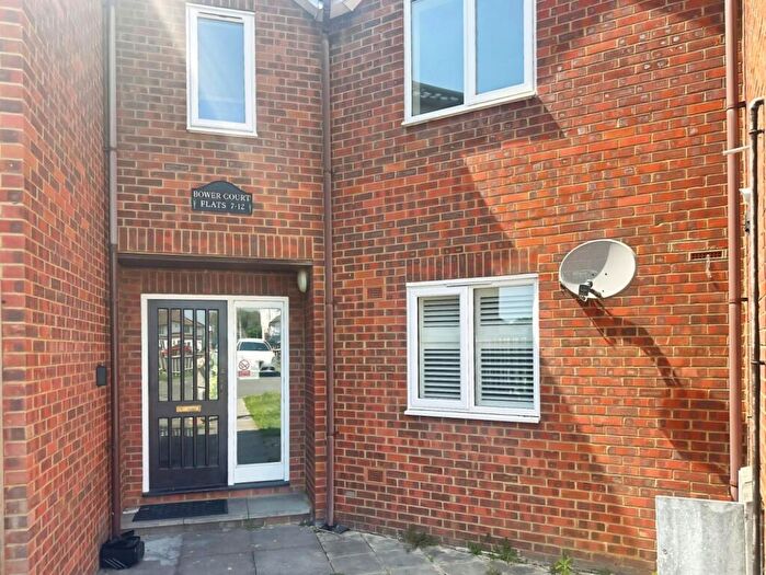 1 Bedroom Flat For Sale In Cippenham Lane, Slough, SL1
